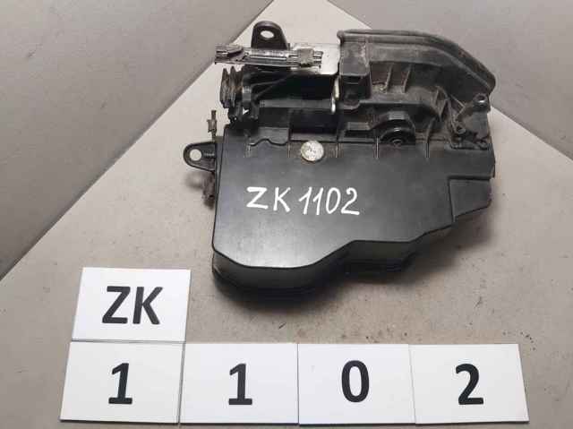 Замок двері правої передньої 7318416 BMW