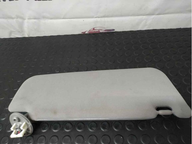 Козирок протисонячний 7432033C40B2 TOYOTA
