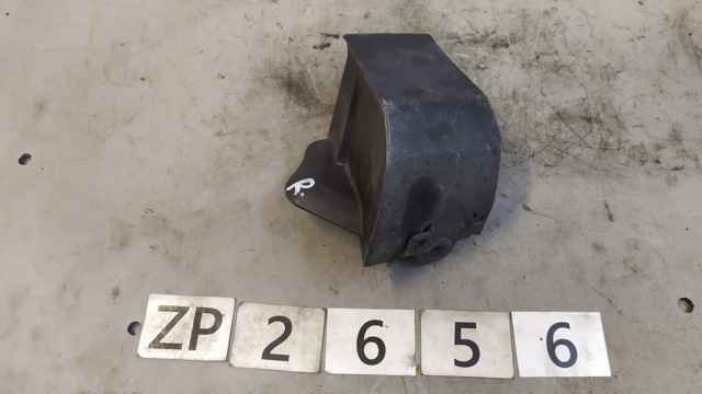 Молдинг переднього правого крила 7560148030 TOYOTA