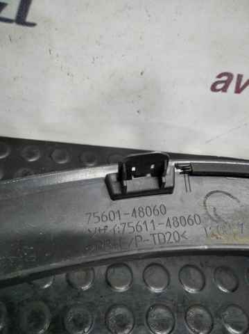 Молдинг арки крила переднього, правий 7560148060 TOYOTA