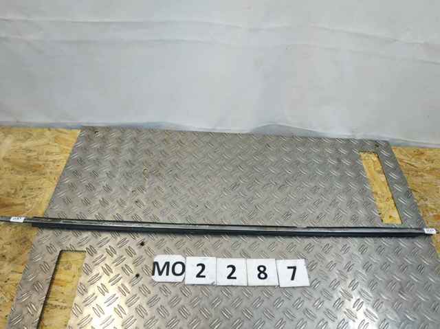 Молдинг опускного скла двері задньої, лівої 7574033140 TOYOTA