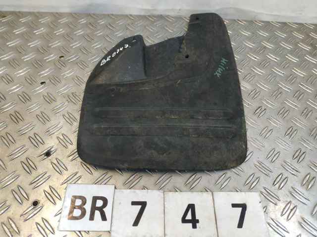 Бризговики передній, правий 766210K060 TOYOTA