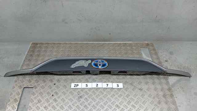 Накладка на кришку багажника 7680142240 TOYOTA