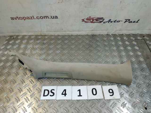 Обшивка стійки кузова внутрішня, передня права 769111CA0A NISSAN