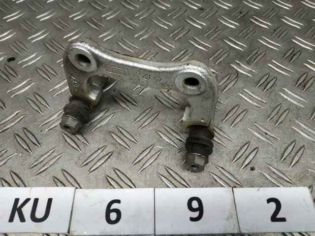 Скоба супорту заднього 7701055011 RENAULT