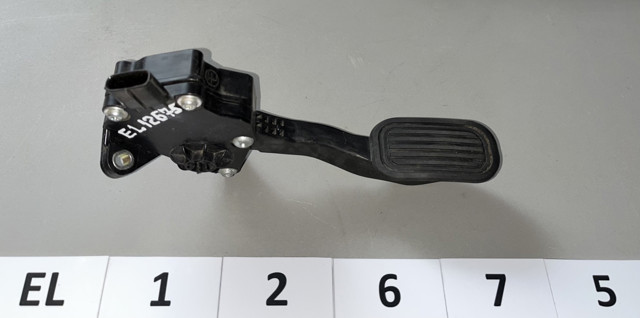 Підаль газу 7811060110 TOYOTA