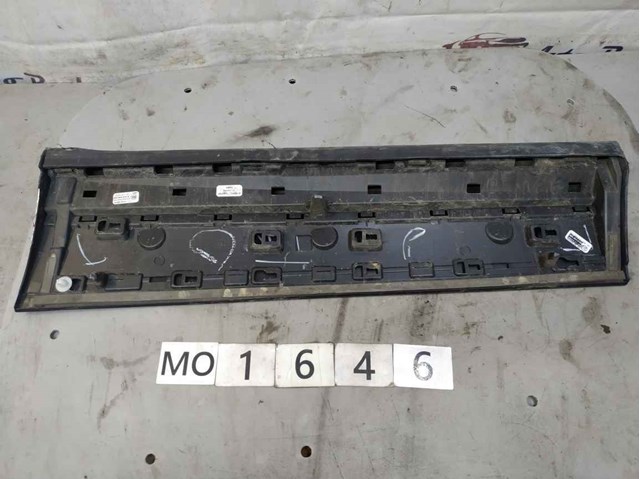 Молдинг бічний (зсувний) двері 7C0853518B VAG