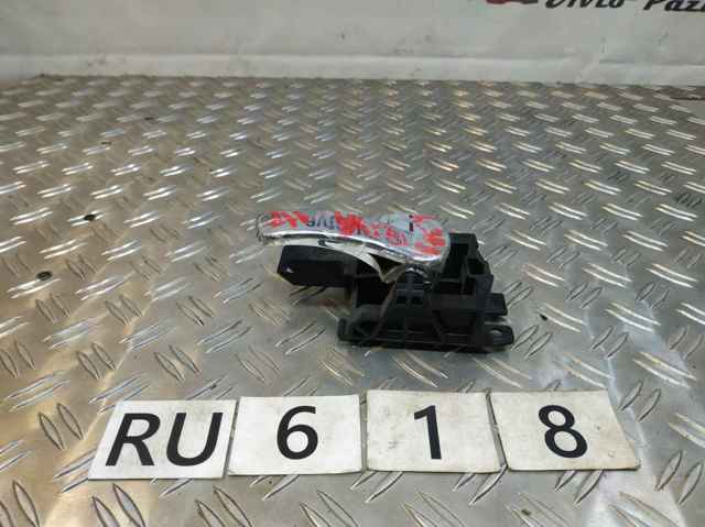 Ручка передніх дверей внутрішня, права 80670JD08449 NISSAN