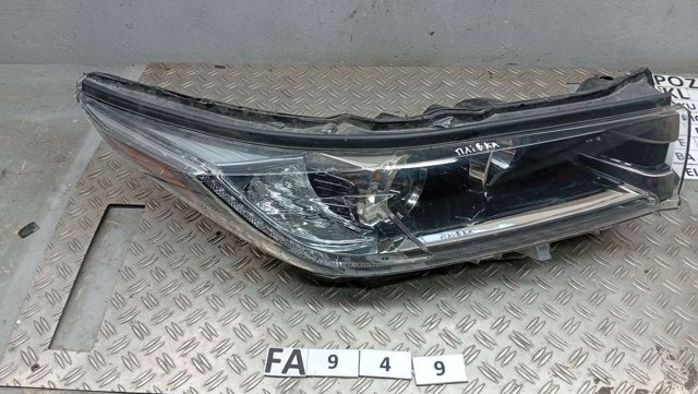 Фара комбінована, передня 811100E380 TOYOTA