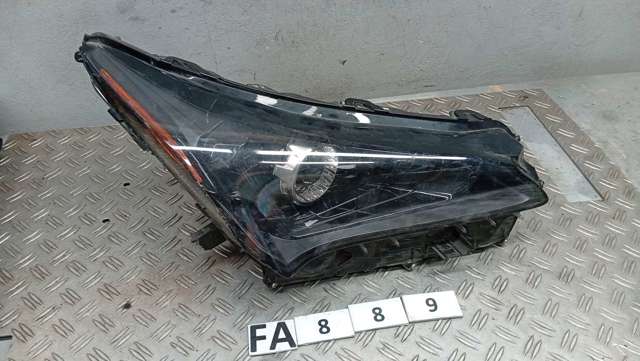 Права блок фара 8114578180 TOYOTA