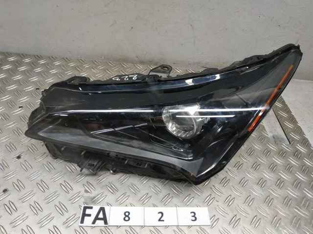 Основна фара в зборі ліва 8118578180 TOYOTA
