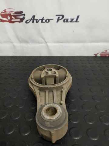 Передня опора двигуна 8200427529 RENAULT