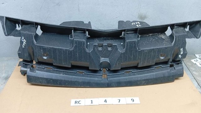 Кронштейн решітки радіатора 8200436706 RENAULT