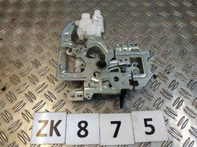 Замок дверей бічний/зсувний 8200766631 RENAULT
