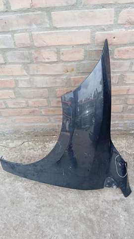 Переднє ліве крило 8200993338 RENAULT