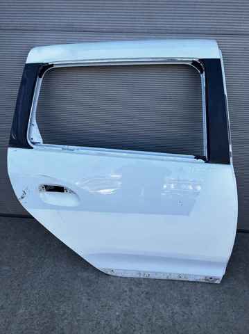 Двері задні в зборі 821009562R RENAULT