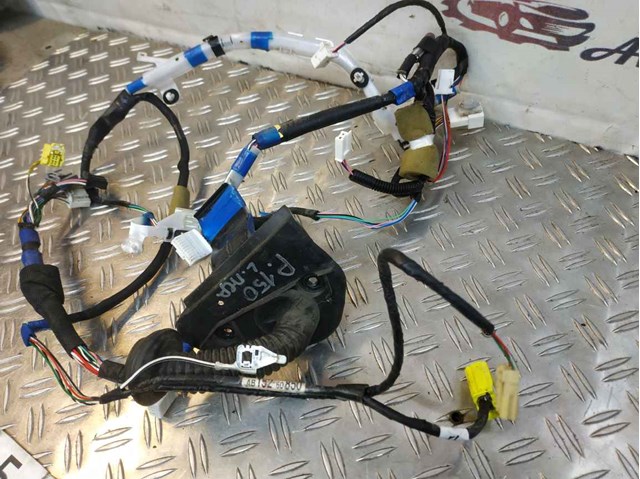Електропроводка моторного віддсіка 8212160U40 TOYOTA