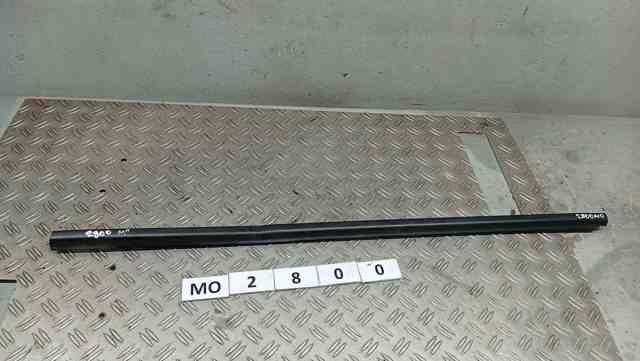 Молдинг опускного скла нижній, двері передньої, лівої 82210J9001 HYUNDAI