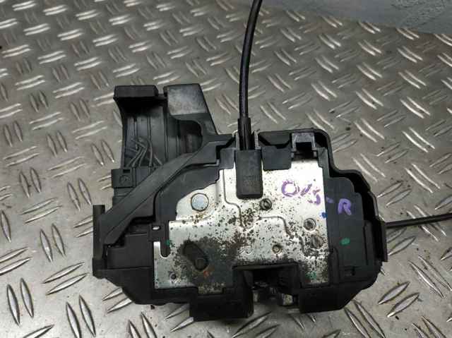 Замок задніх дверей, правих 825020025R RENAULT