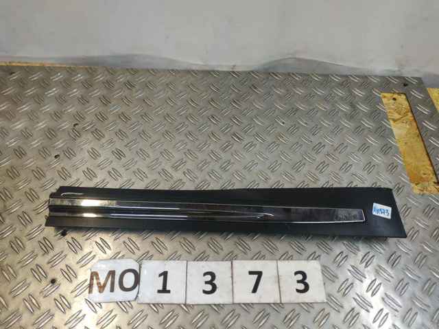 Накладка задніх правих дверей, нижня 828701CA0A NISSAN