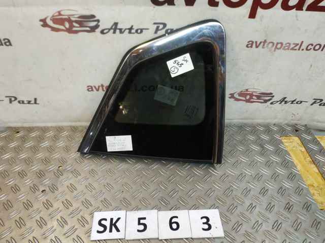 Скло кузова/багажного відсіку, ліве 833014CC0B NISSAN