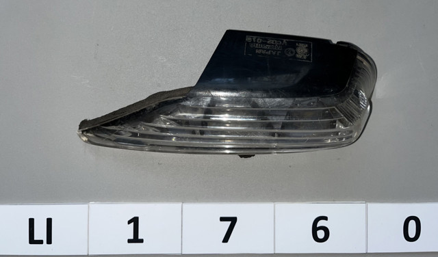 Покажчик повороту дзеркала, правий 84401AG020 SUBARU