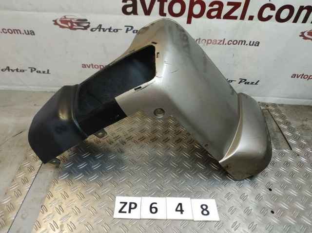 Ікло заднього бампера праве 85024VB100 NISSAN