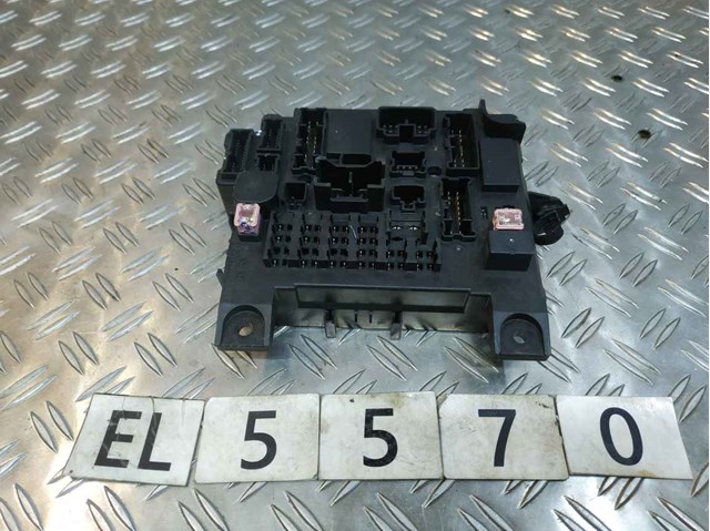 Корпус запобіжників 8637A644 MITSUBISHI