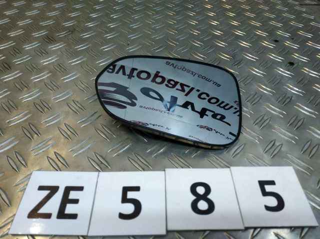 Дзеркальний елемент водійського дзеркала 8796178050 TOYOTA
