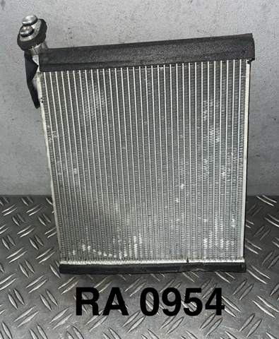 Радіатор кондиціонера салонний, випарник 8850102202 TOYOTA