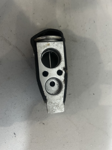 Клапан TRV, кондиціонера 8851533050 TOYOTA