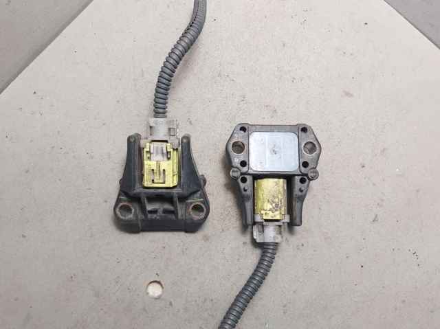 Датчик Ейрбег передній 891730E010 TOYOTA