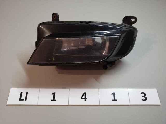 Протитуманка права 8K0941700B VAG
