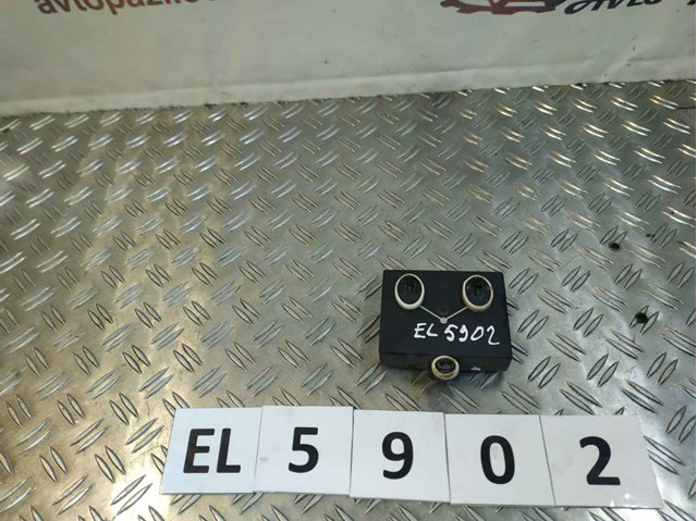 El5902 8x0959795b блок керування дверей зад l\r vag superb 2 08- 8X0959795B