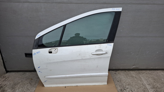 Водійські двері 9002AW PEUGEOT