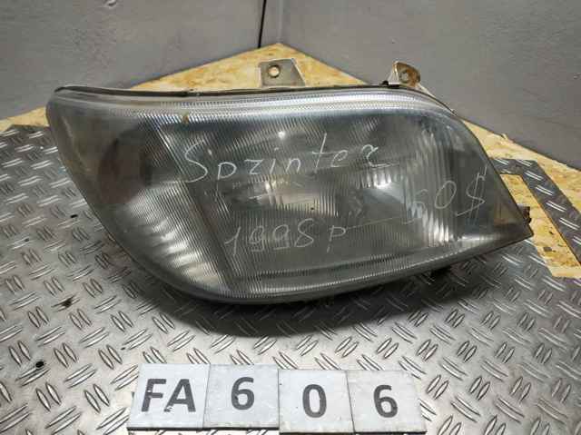 Фара передня права 9018202561 MERCEDES