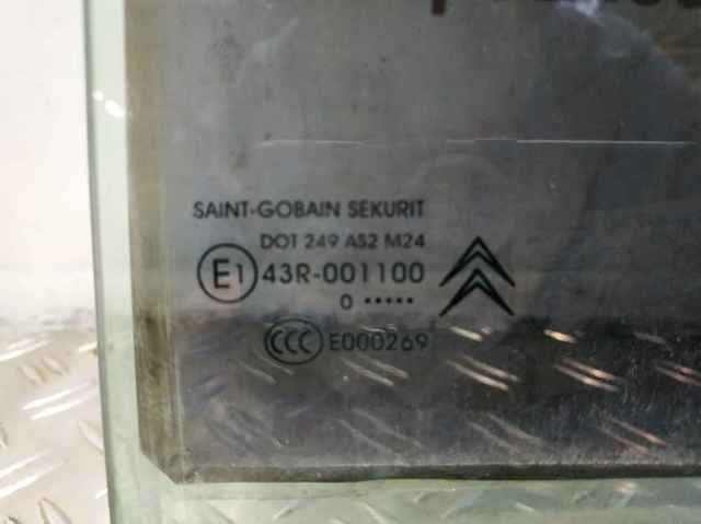 Скло задньої двері лівої 9203HF PEUGEOT