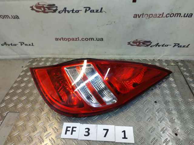 Задня ліва фара 924012R0 HYUNDAI