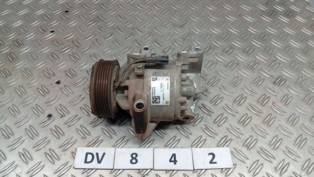 Компресор кліматичної установки 926005154R RENAULT
