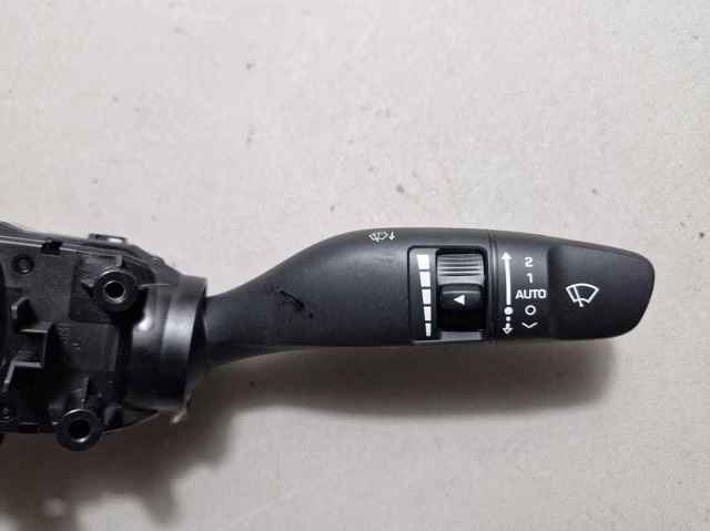 Перемикачі 93404G2812 HYUNDAI