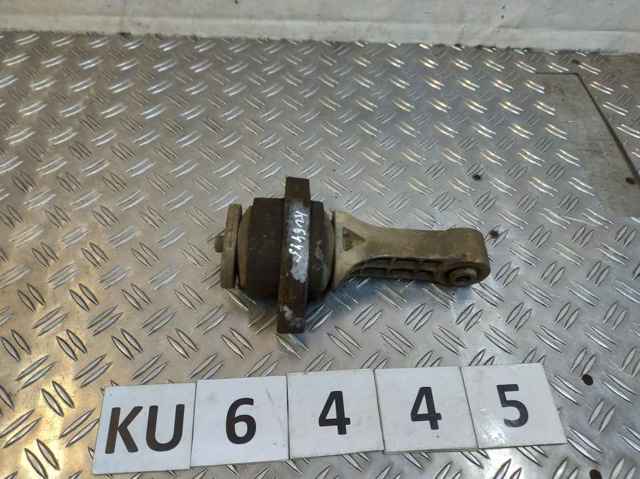 Опора двигуна задня 96535402 GM