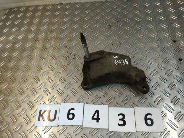 Кронштейн подушки (опори) двигуна, лівої 96535452 GM