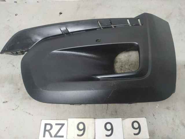 Заглушка ПТФ бампера переднього права 9816764780 PEUGEOT