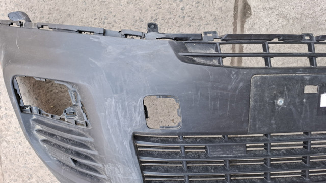 Бампер передній в зборі 9816765680 PEUGEOT