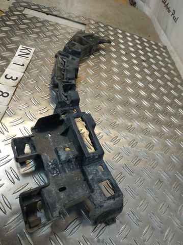 Кронштейн бампера переднього, лівий 9816768880 PEUGEOT