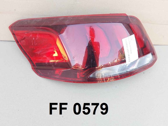 Ліхтар задній лівий 9817301180 PEUGEOT