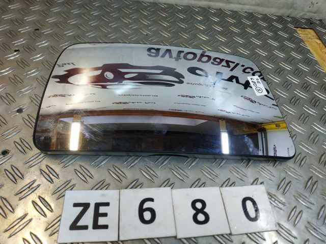 Дзеркальний елемент правий A0028113433 MERCEDES