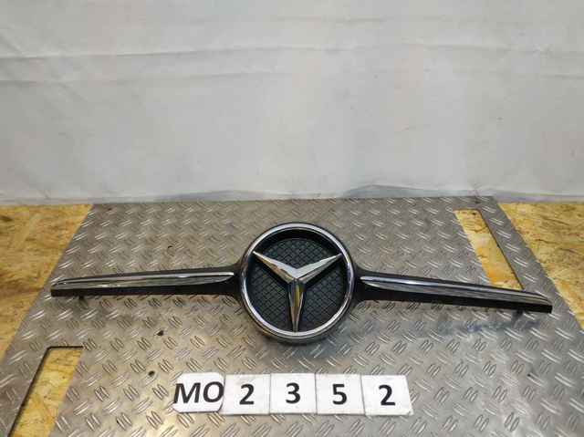 Решітка радіатора A2058880560 MERCEDES