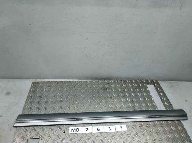 Накладка передньої правої двері A2106900482 MERCEDES