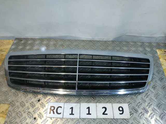 Решітка радіатора A2208800583 MERCEDES
